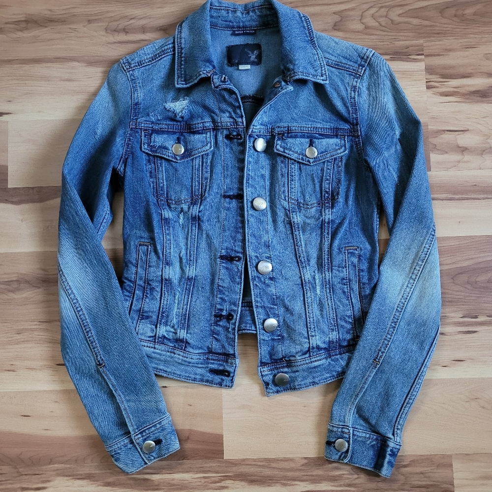 American Eagle Womens Jean Jacket in Small Petite